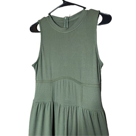 Cider Solid Green Sleeveless Wide Leg Jumpsuit - Picture 5 of 11